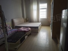 鹰潭贵溪贵溪城区金色年华精装修公寓1室1厅，市中心位置家具齐全，随时看房出租房源真实图片