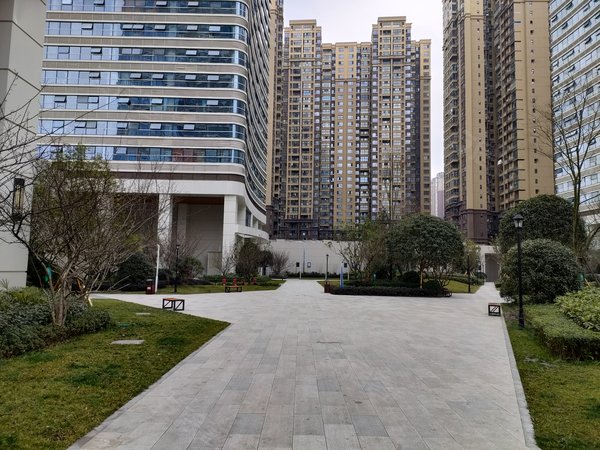 简阳蜀都万达广场蜀都万达广场精装套一,家具家电齐全,空调2台,出租