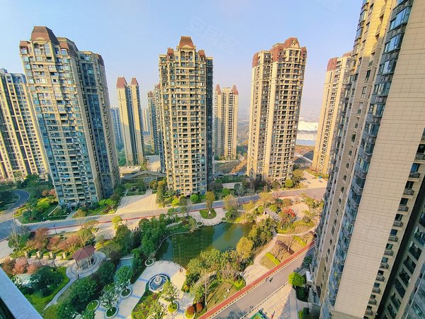 重庆渝北照母山恒大世纪城渝北区 恒大世纪城三期 三房 2600元月出租
