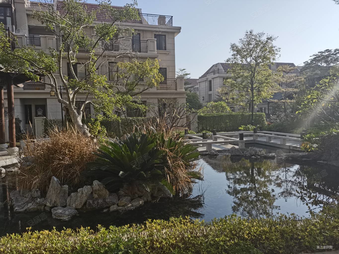 隧道口世茂御海墅联排精装