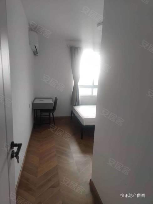 宝林枫景苑南向采光好交通便利近地铁有电梯满二