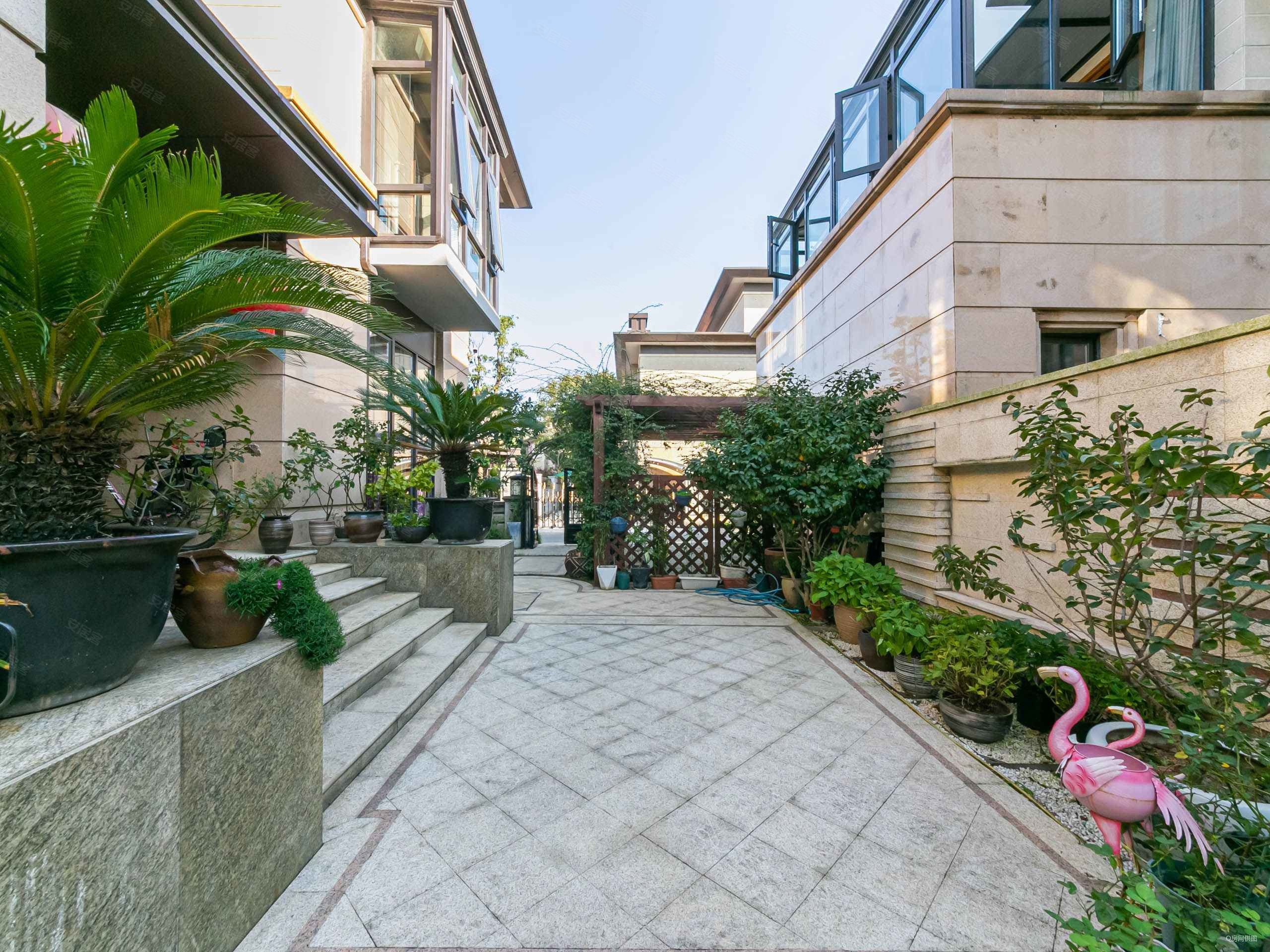 产品美庐76尊独栋别墅紧邻阳澄湖半岛一亩三分地花园