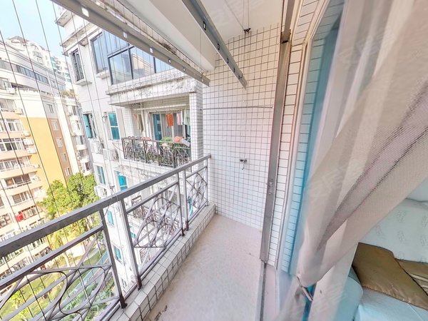 深圳福田竹子林金海燕花园近地铁商圈,业主好说话诚心出租,舒适宜居