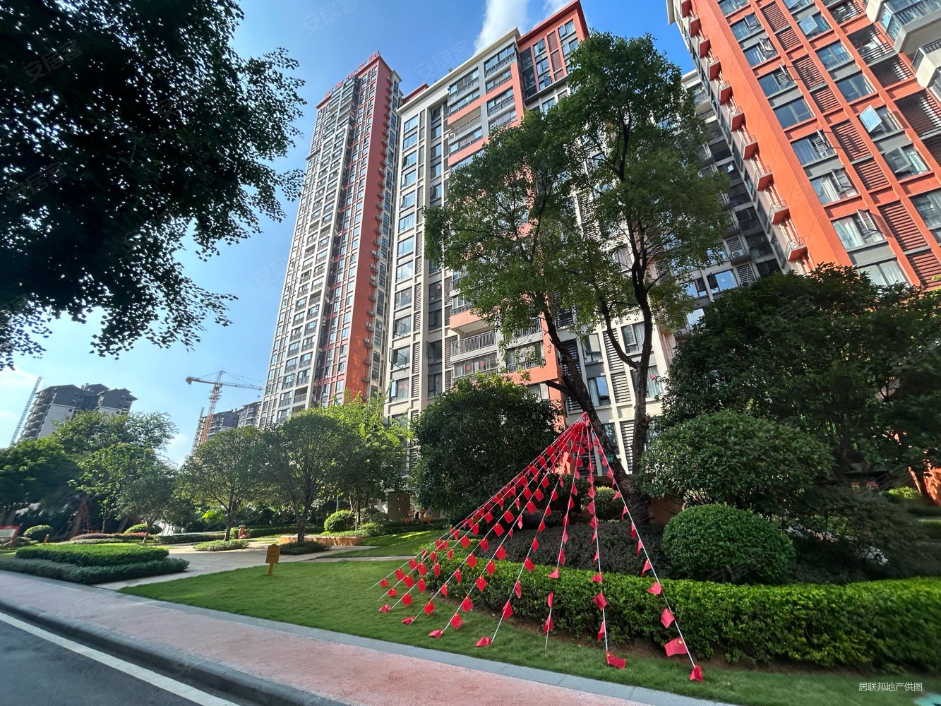 3房2厅2卫 电梯中层,彰泰橘子郡二手房,65万,3室2厅,2卫,89平米-桂林