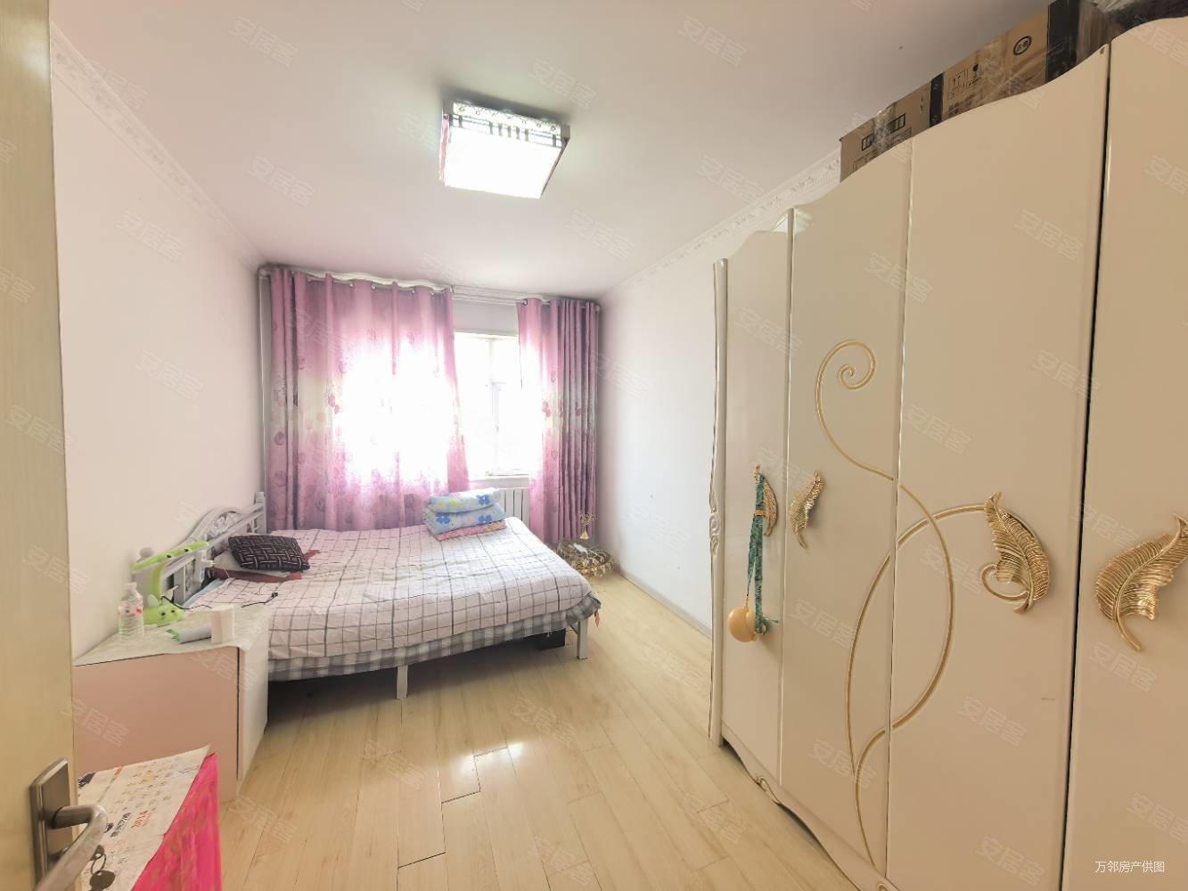 青藏铁路花园3室2厅2卫127㎡南北75万