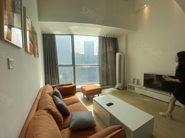 广州番禺万博粤海广场粤海广场 地铁口loft公寓 住家全齐 拎包入住
