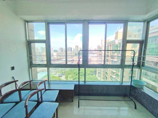 【多图】中兴花园,东圃租房,真皮游艇色 豪华大沙发 简洁舒适大3房