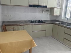 上海浦东川沙川沙公园对面两房一楼带院子可以办居住证好停车已空看房随时出租房源真实图片
