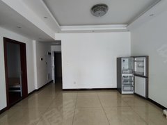 红河弥勒新世界房子在城中心，小区环境优美，房子视野开阔。出租房源真实图片