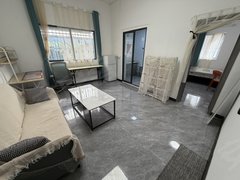 深圳龙岗龙岗中心城吉祥地铁口 独栋电梯精装一房一厅 有阳台 民水民电近万科广场出租房源真实图片