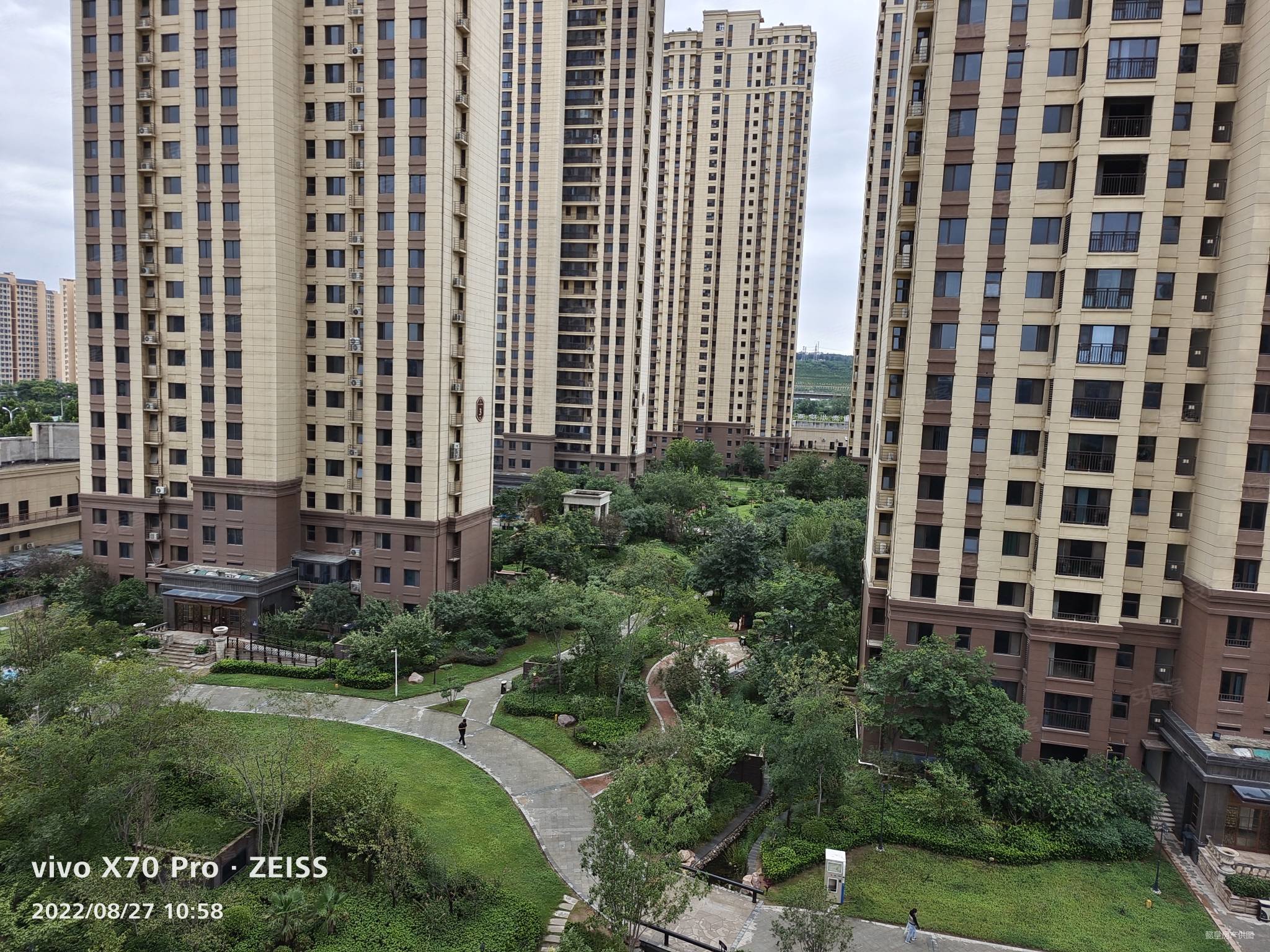 急卖瀛洲花园南北通透三室精装修送家具家电拎包住