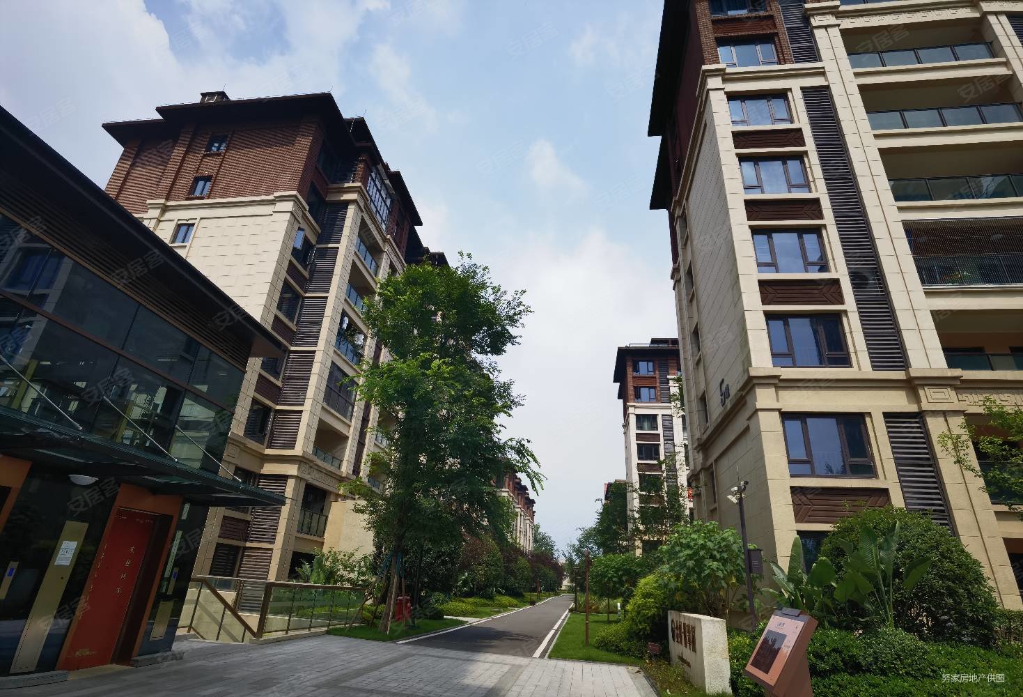 金科博翠园3室2厅2卫95.92㎡南北118万