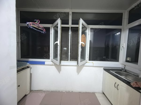 包头东河铁西铁西花园小区东河铁西，小平米，包暖，拎包入住出租房源真实图片