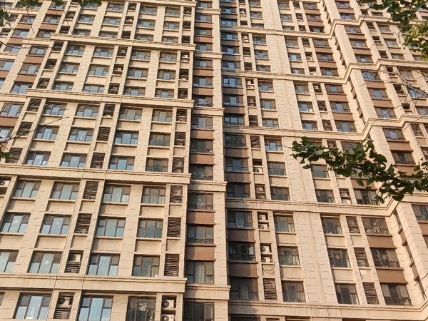 青岛市北欢乐滨海城绿地海德公馆可短租欢乐滨海城2室2厅中层精装双气