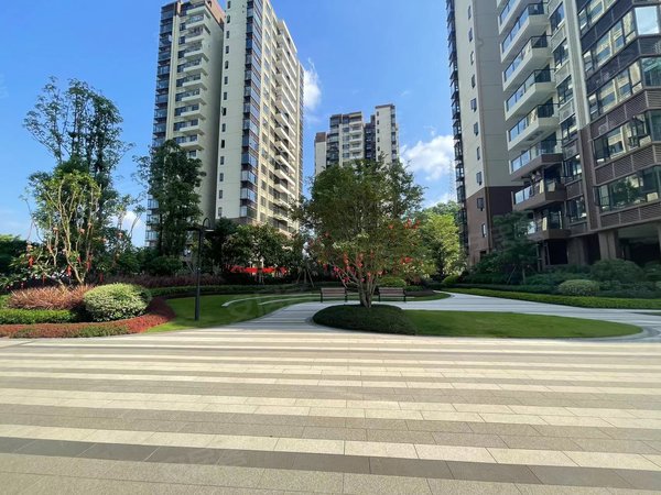 东莞凤岗凤岗中心凤岗碧桂园凤岗碧桂园 4室2厅2卫 1800元月 精装修