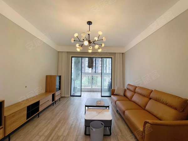 昆山玉山城东左岸尚海湾左岸尚海湾 3室2厅1卫 精装修 107平 电梯房