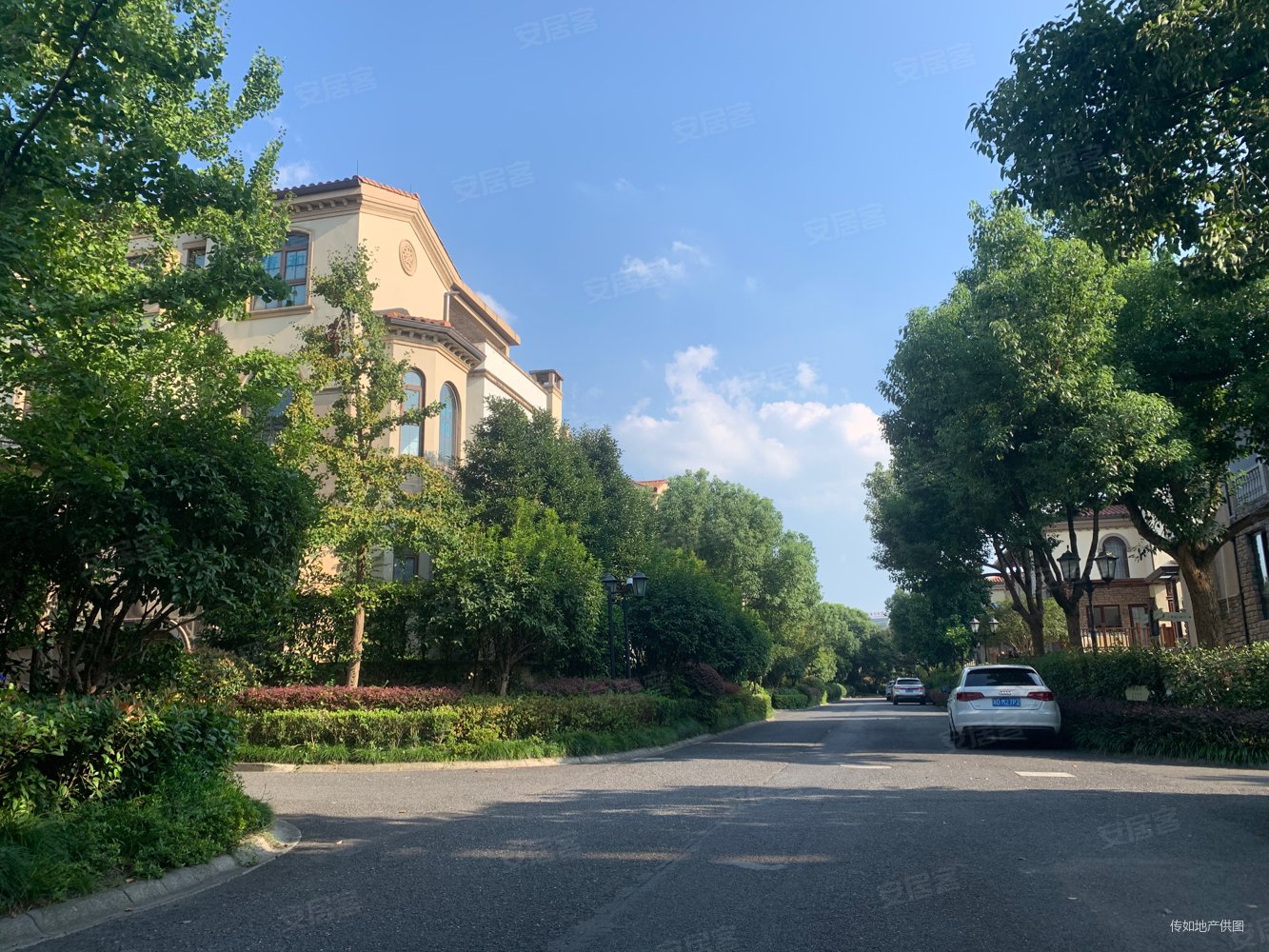 唯美品格 诚意出售中间套 前后花园 小区中心位置 大露台,唯美品格(东