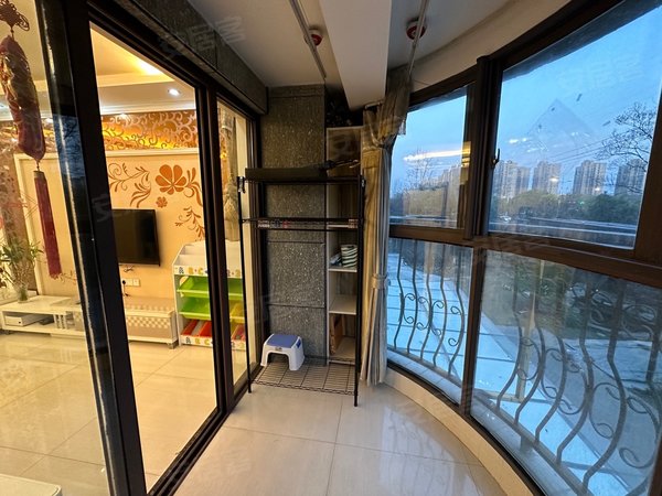 京华城五彩商圈 配套成熟 飞机户型 精装两房,邗江租房-扬州58安究屯