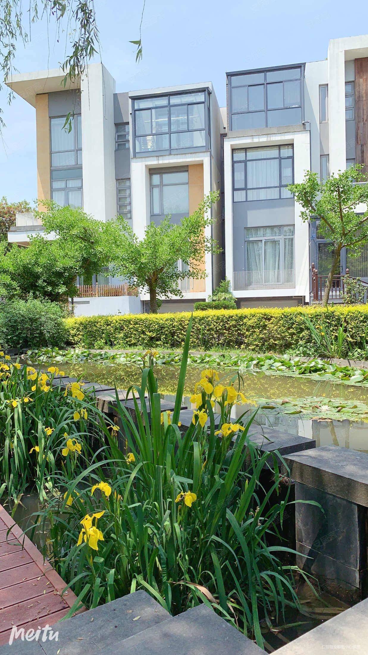 别墅区 一线临湖全明户型 自家有花园出门小区是公园,星岛仁恒二手房