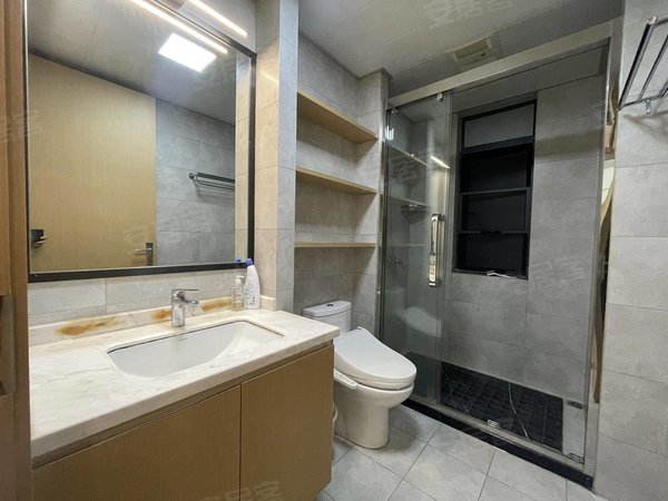 南昌西湖云飞路世纪朝阳中央城12月9日实拍，豪装中央城，房源齐全，随时看。近朝阳万达珠市出租房源真实图片