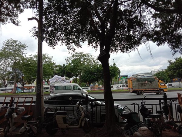 广州海珠客村上涌村3号线 大塘地铁站a口300米 路边阳台大单间 环境