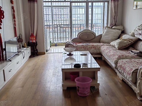 贺州钟山泰兴广场河东商贸城钟山河东商贸城电梯房两房一厅1400元出租