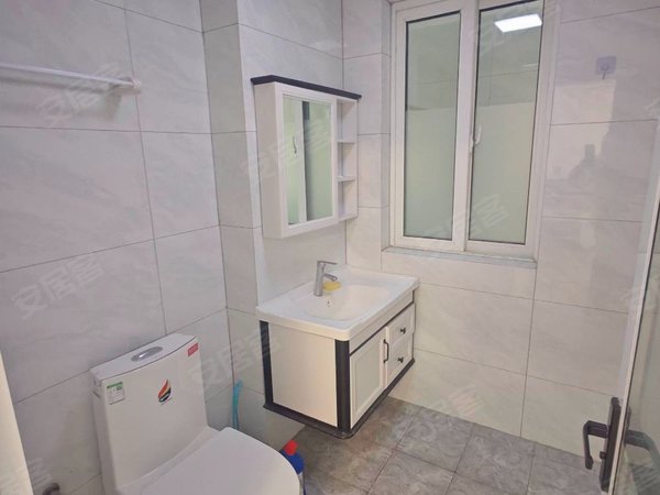 徐州新沂新华路新城花苑新城花苑，两室1500具家电齐全，拎包入住交通便利，有钥匙出租房源真实图片