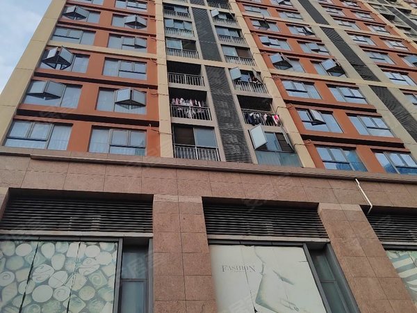 深圳布吉百鸽笼万科红(三期)刚出来的单间,家私齐全,看房方便出租房源