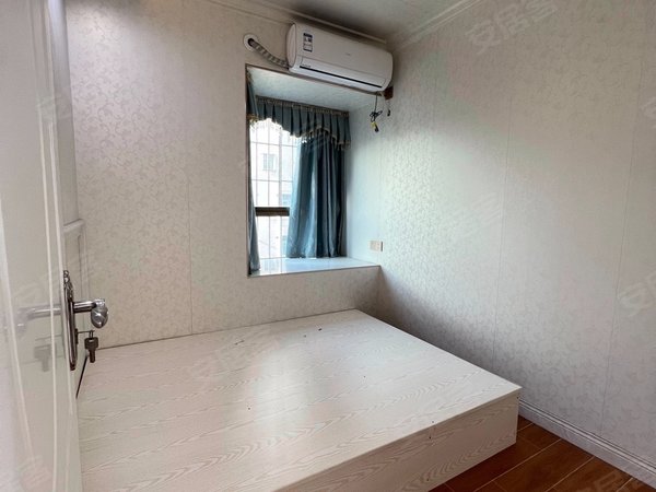 深圳宝安石岩河滨花园河滨花园健康步梯精装三房,采光视野无遮挡,钥匙