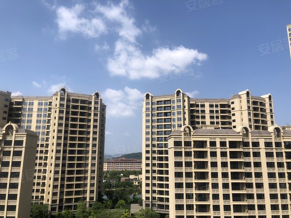 珠海香洲南屏碧桂园华发香洲府碧桂园华发香洲府 4室2厅2卫  电梯房
