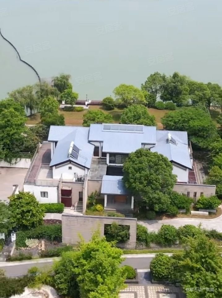 古北太湖源 临湖别墅 车位充足 南北通透 占地2060平