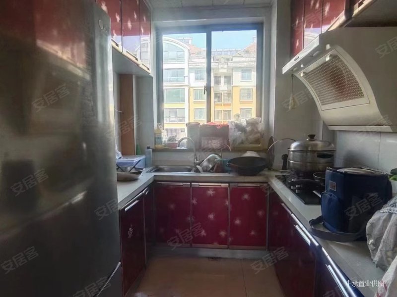 富安花园多层三室带家具家电南北通透拎包入住