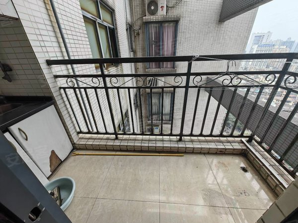 【多图】金盛大厦,昌岗租房,急租 昌岗地铁旁 原装电梯1房 民用水电