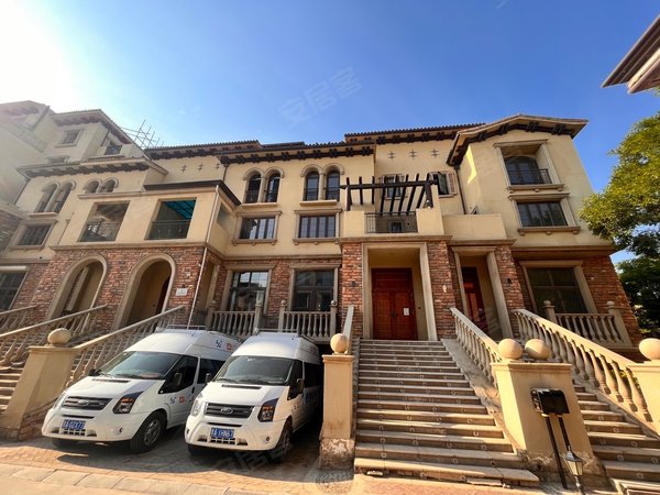 太原小店长风绿地山鼎庄园新上别墅!