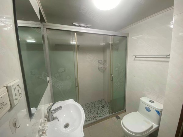 沪东医院对面原始1房近6号线博兴路有钥匙随时可以看房