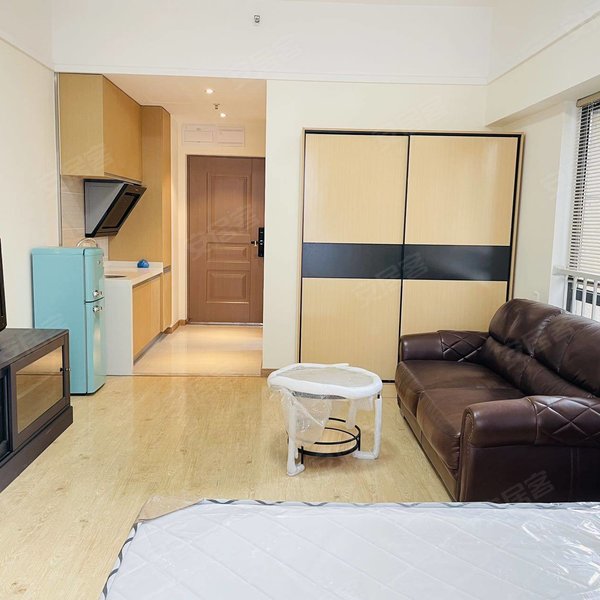 650元/月1小时前来自品牌公寓自由自宅人和  怡和小区3室1厅1卫    23