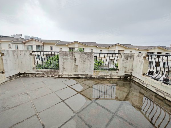(独栋别墅)广州雅居乐花园雅湖居 5室 配套齐全 前后大花园