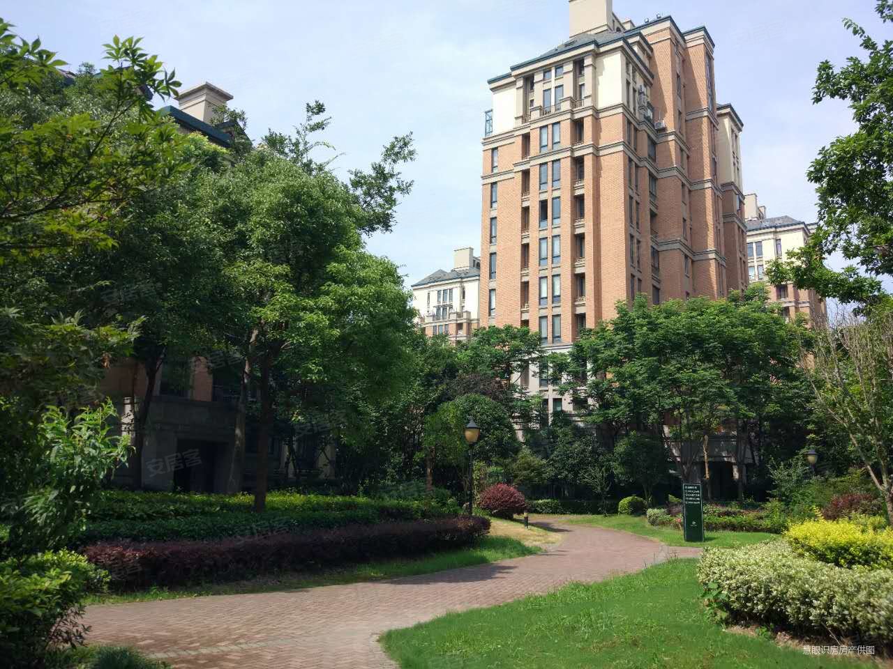 绿城西子湖畔居3室2厅1卫110㎡南97.8万