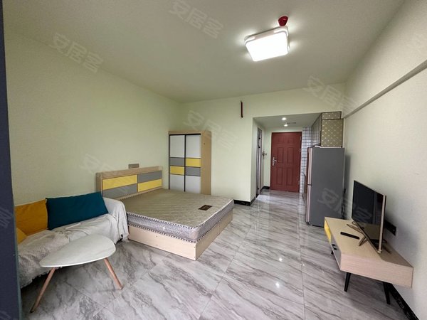 近公交车站,旧城胜利雅苑,万达商圈1房,阳台望景,清城租房-清远58安居