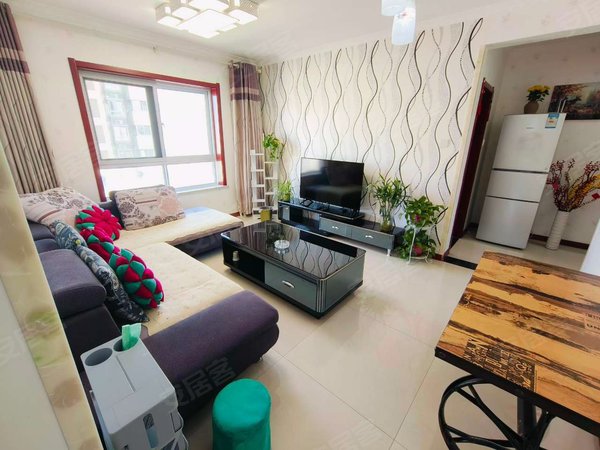 西安雁塔小寨东八里村安置楼纬一街地铁口 2室 精装修 配套齐全 短租3