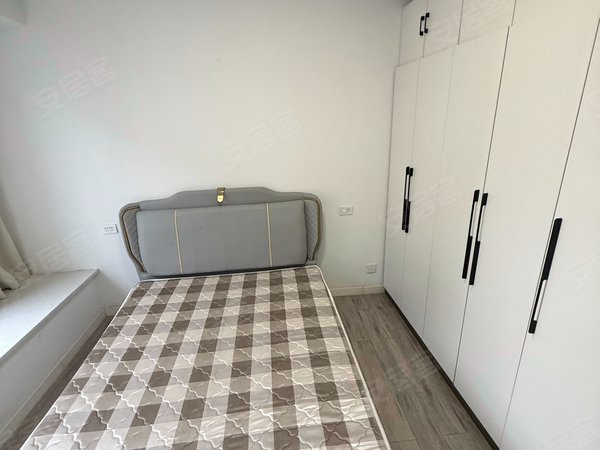 海宁长安镇农发区鸿翔东方郡长安仰山郡！精装三房出租！好楼层！边套出租房源真实图片