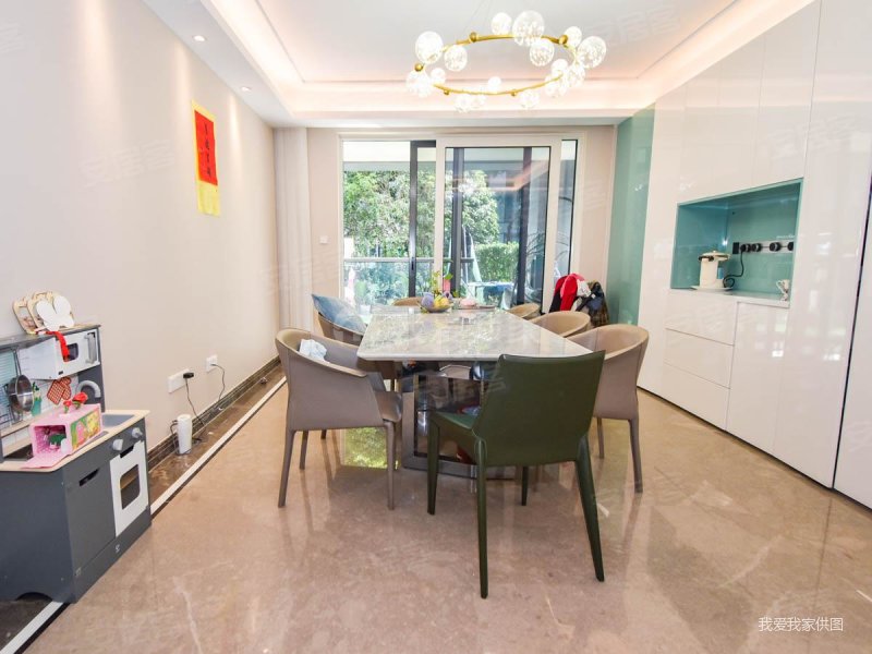 保利101澄品西区难得洋房带院子带地下室厅可以打乒乓