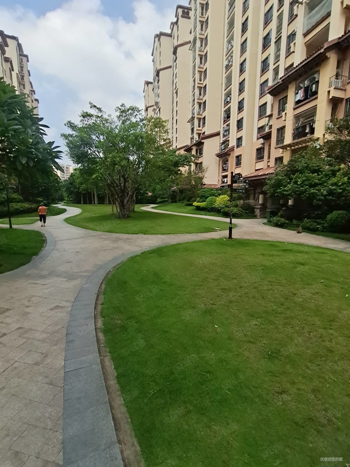 园方欧洲城6室4厅5卫230㎡南北180万