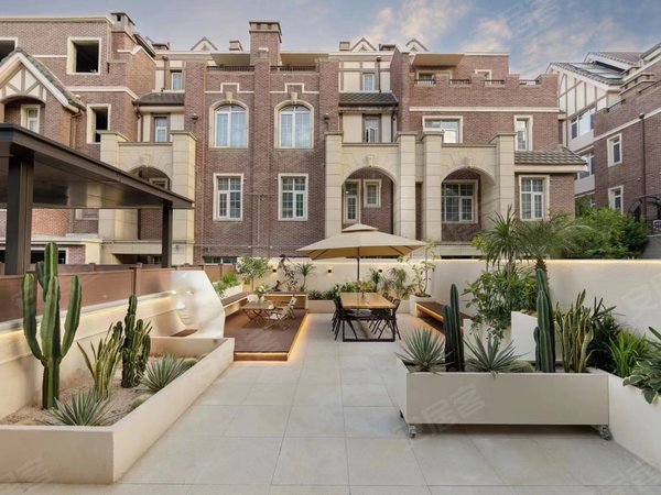 济南历下全运村大华紫郡(二区别墅)大华紫郡精装别墅 100平大院子