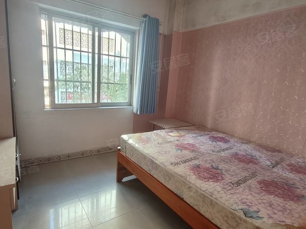 梧州长洲市政府地中海广场近红会蓝天港湾旁地中海上平台走一层精装修2房家电齐全800元出租房源真实图片