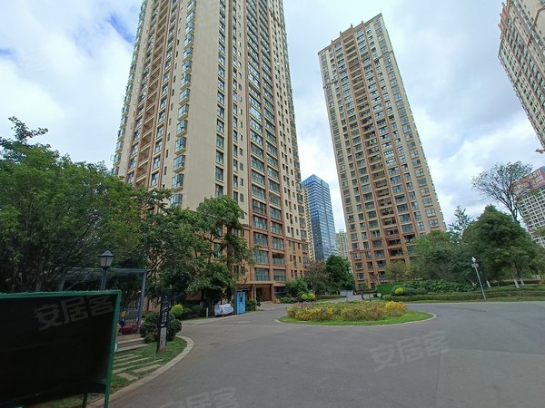 昆明西山前卫营润城(7区)润城七区 精装两房 商圈成熟 生活便利出租