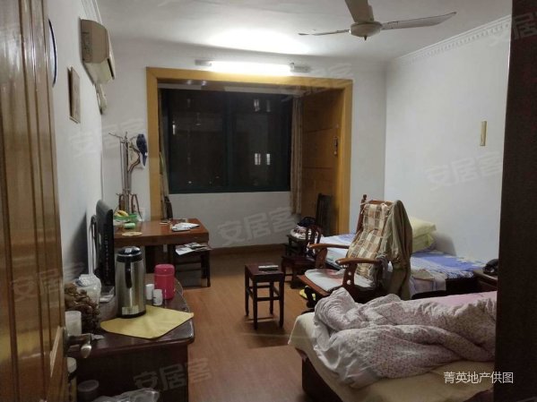 通河一村 简单装修1房40.55平方 现在出售190