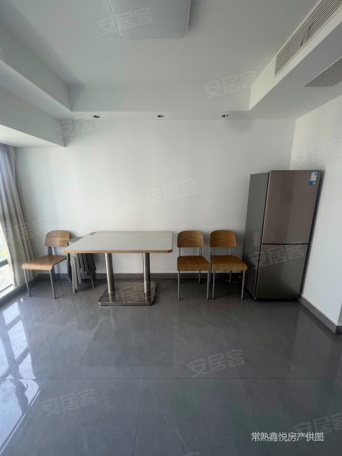 单价一万三上试验华府世家 全新精装修  可报名 随时可看