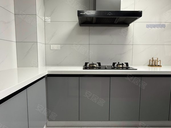 徐州新沂新华路西城耕雲西城耕耘 三室两卫家具家电齐全拎包入住出租房源真实图片