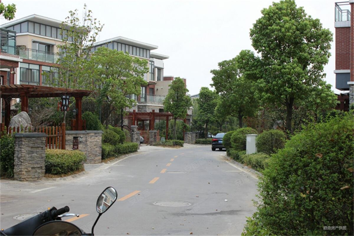 随时看房,颐和南园(别墅)二手房,998万,5室3厅,4卫,242平米-南京安居